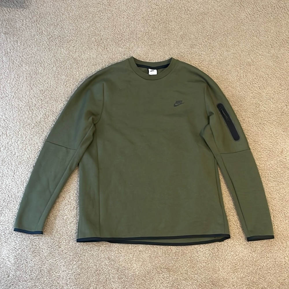 NIKE TECH FLEECE CREWNECK